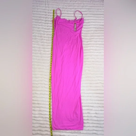 SKIMS Fits Everybody Corded Lace Long Slip Dress Size Large in Neon Orchid  NWT - Picture 7 of 15